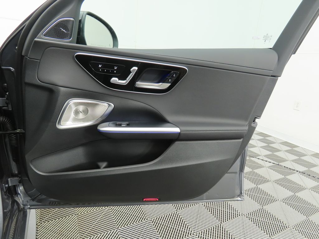 2025 Mercedes Benz C 300 photo 25