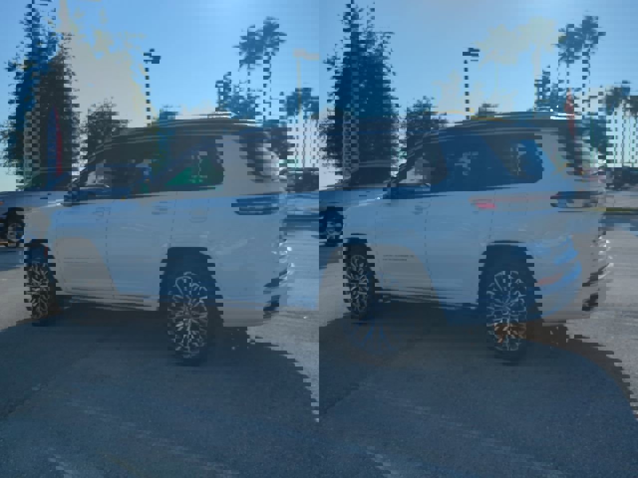 2022 Jeep Grand Cherokee L Summit Reserve photo 6
