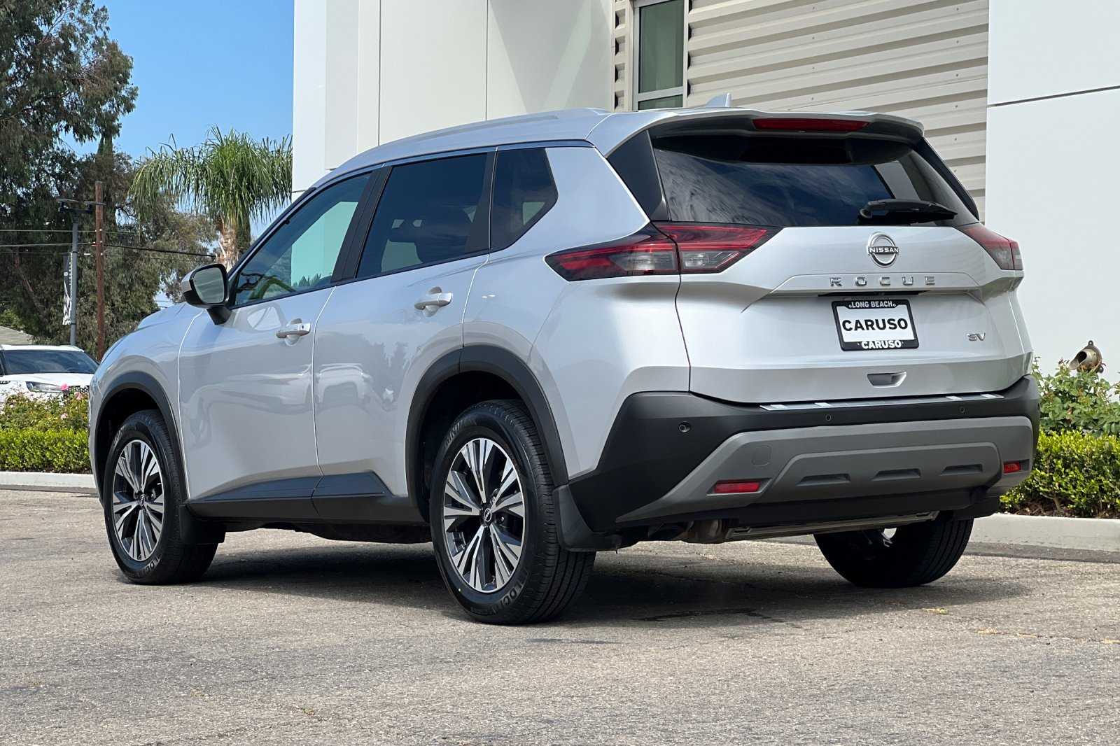 2023 Nissan Rogue SV photo 5