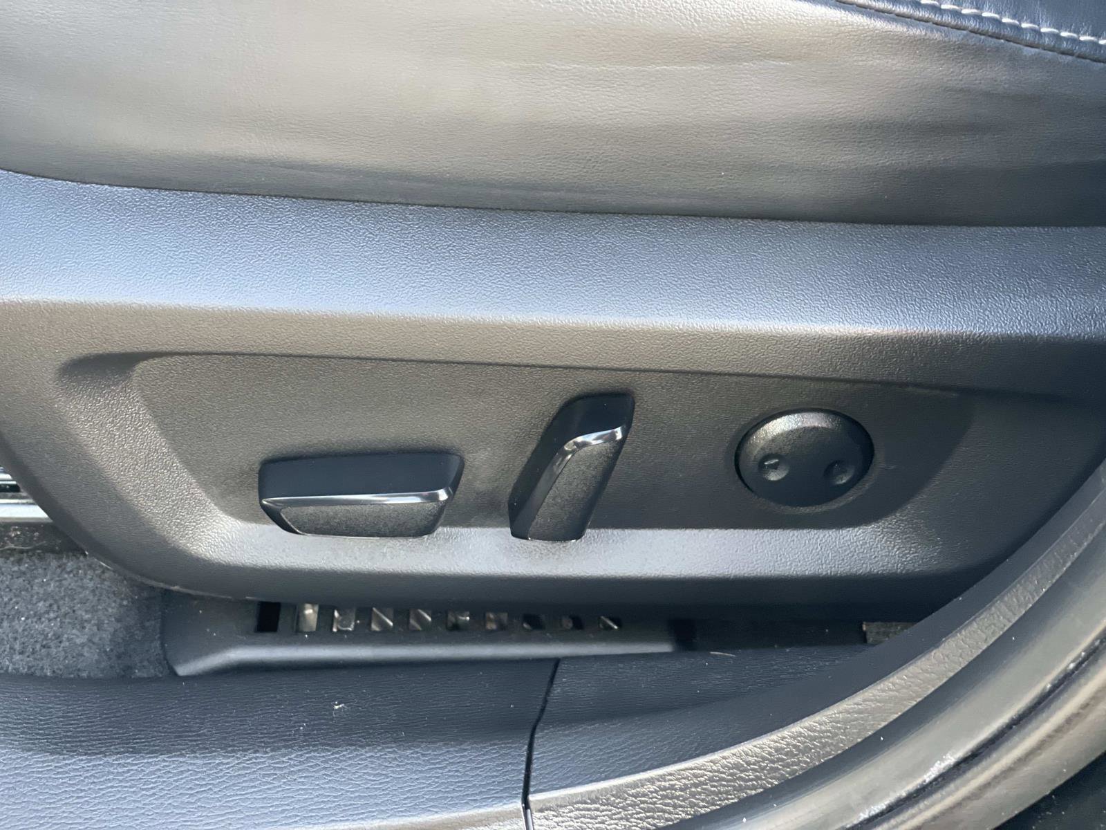 2023 Mitsubishi Outlander PHEV SE photo 18