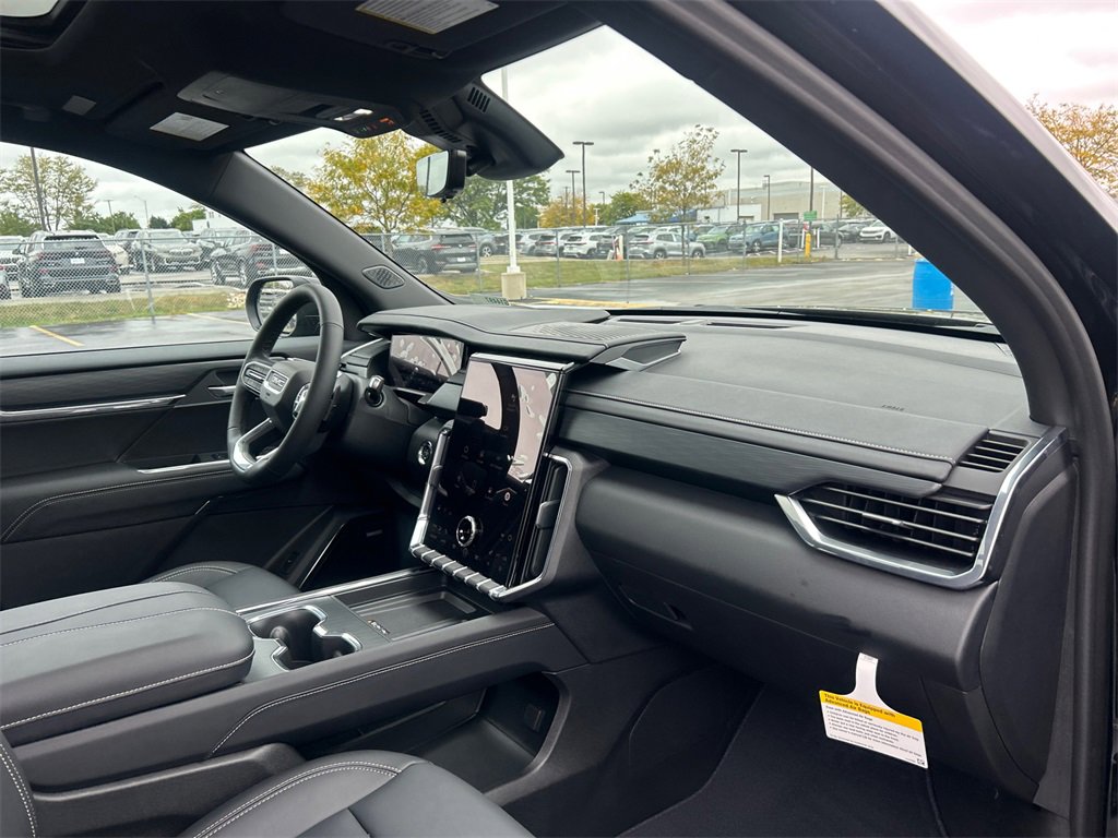 2026 GMC ACADIA - Image 36