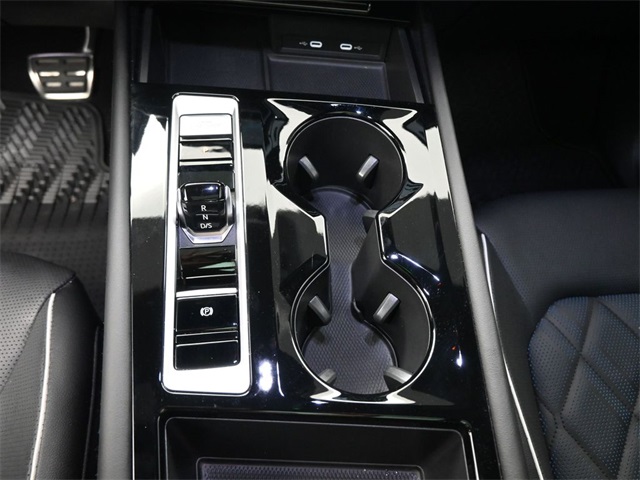 2024 Volkswagen Atlas Cross Sport SEL Premium R-Line photo 3