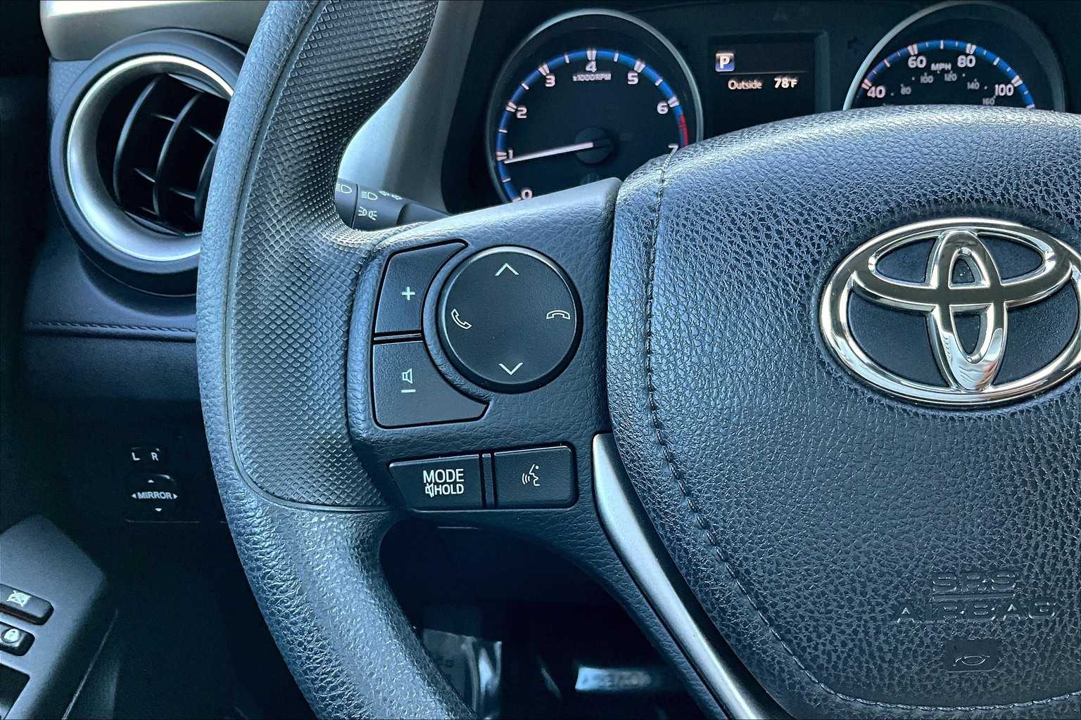 2017 Toyota RAV4 LE photo 21