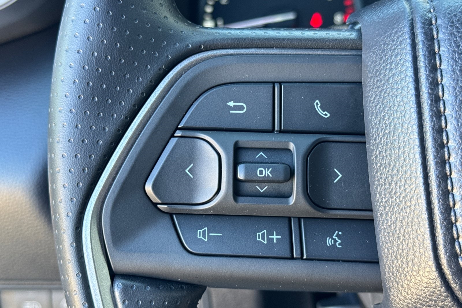 2025 Toyota Tundra SR5 CrewMax photo 26