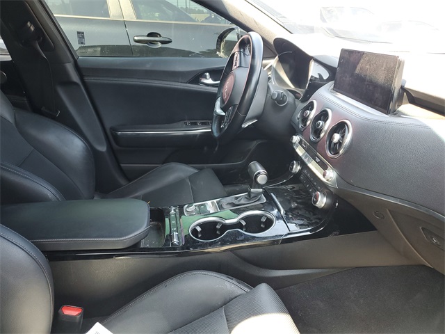 2022 Kia Stinger GT-Line photo 9