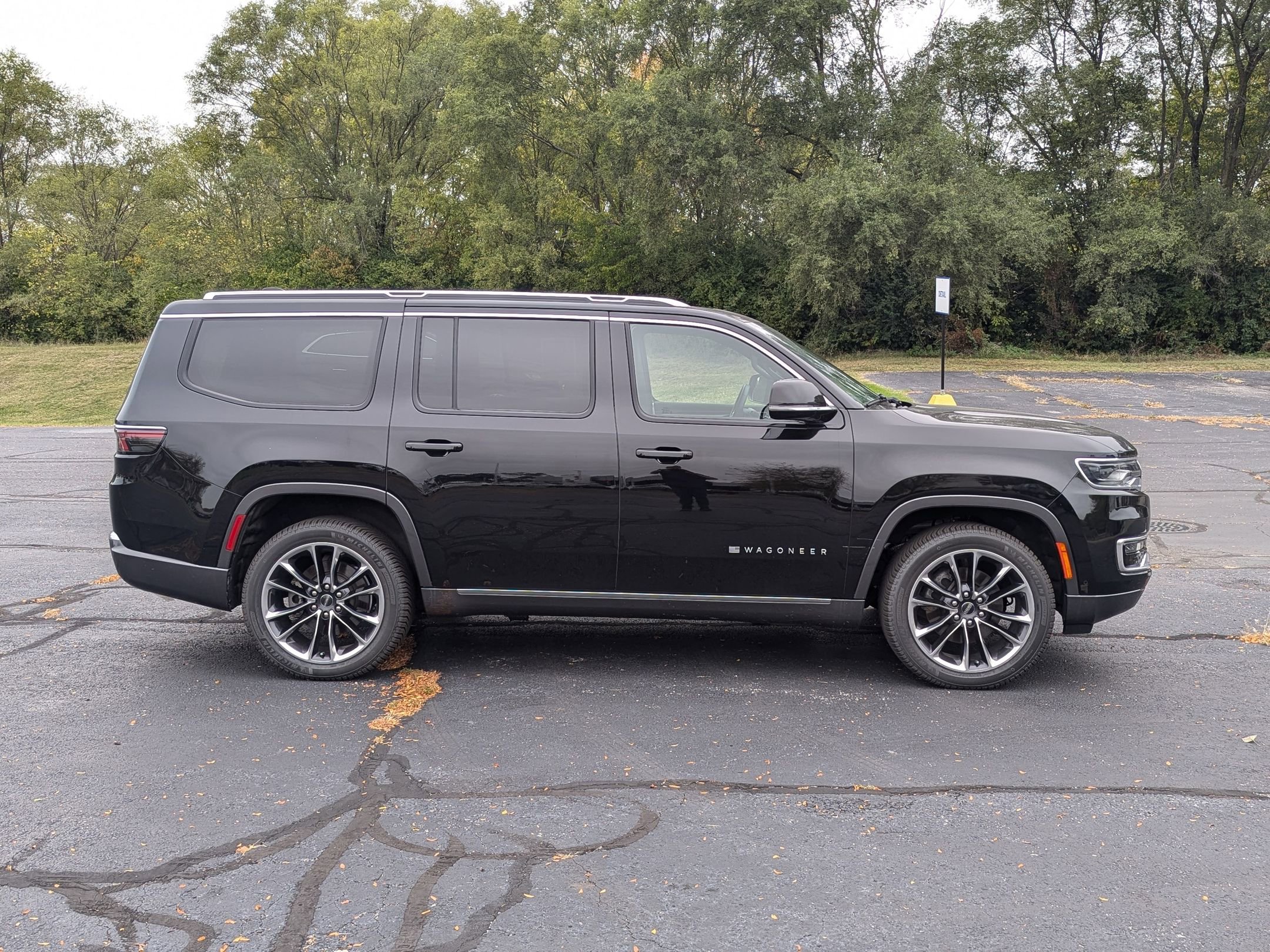 2022 Jeep Wagoneer Series III photo 2