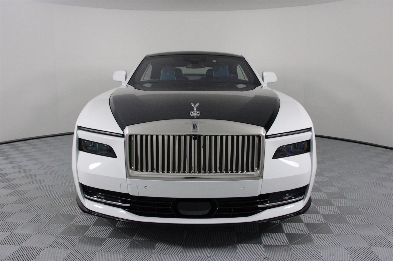 2025 Rolls Royce Spectre photo 4