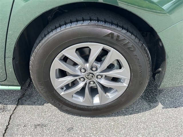 2022 Toyota Sienna XLE photo 17