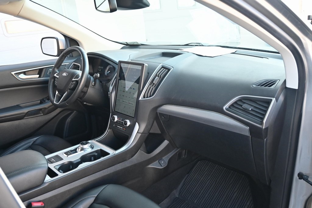 2022 Ford Edge SEL photo 22