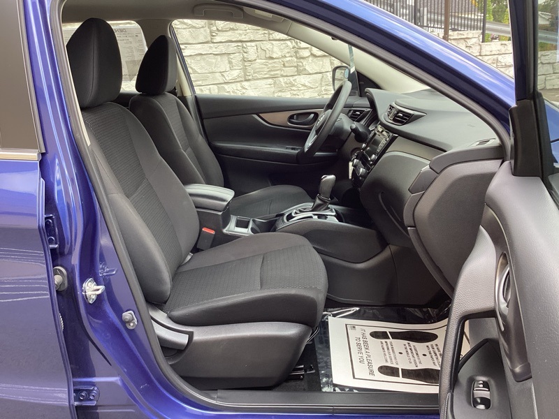 2022 Nissan Rogue Sport S photo 18