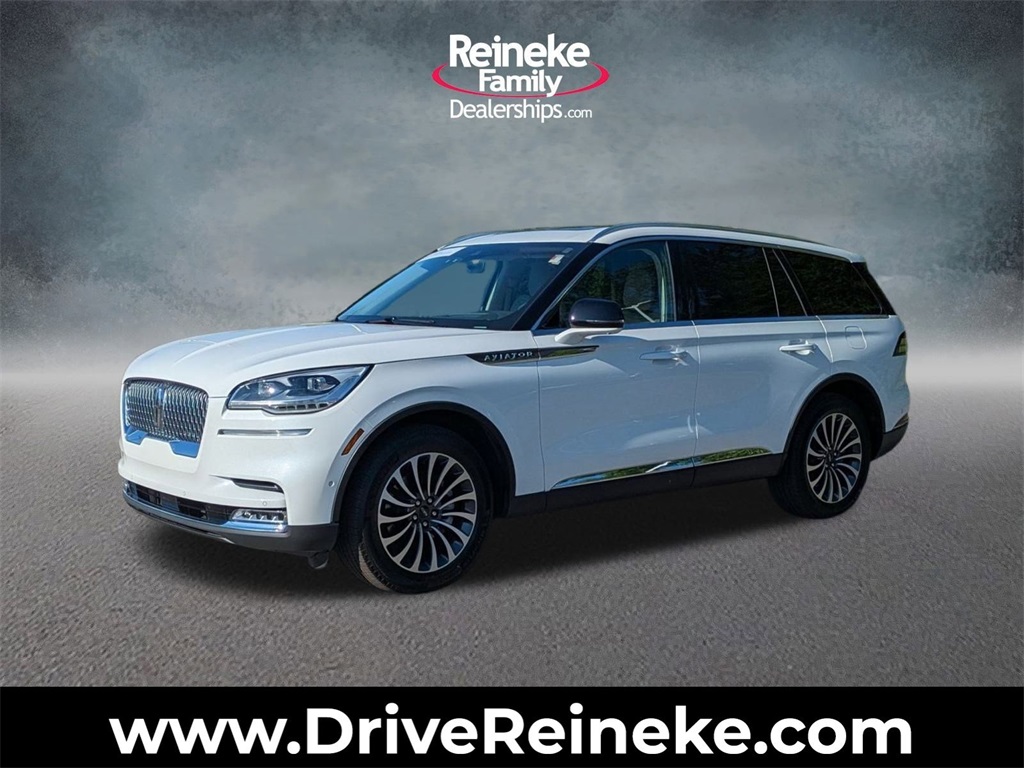 Used 2023 White Lincoln Reserve image 1