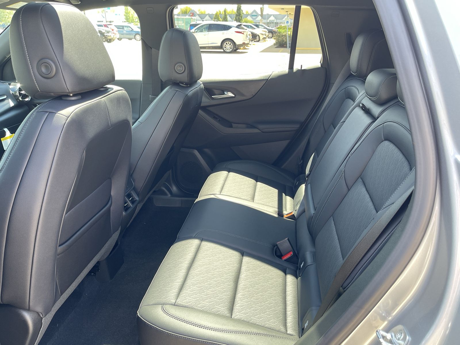 2026 Chevrolet Equinox LT photo 4
