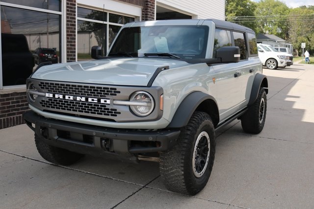 2024 Ford Bronco Badlands photo 2