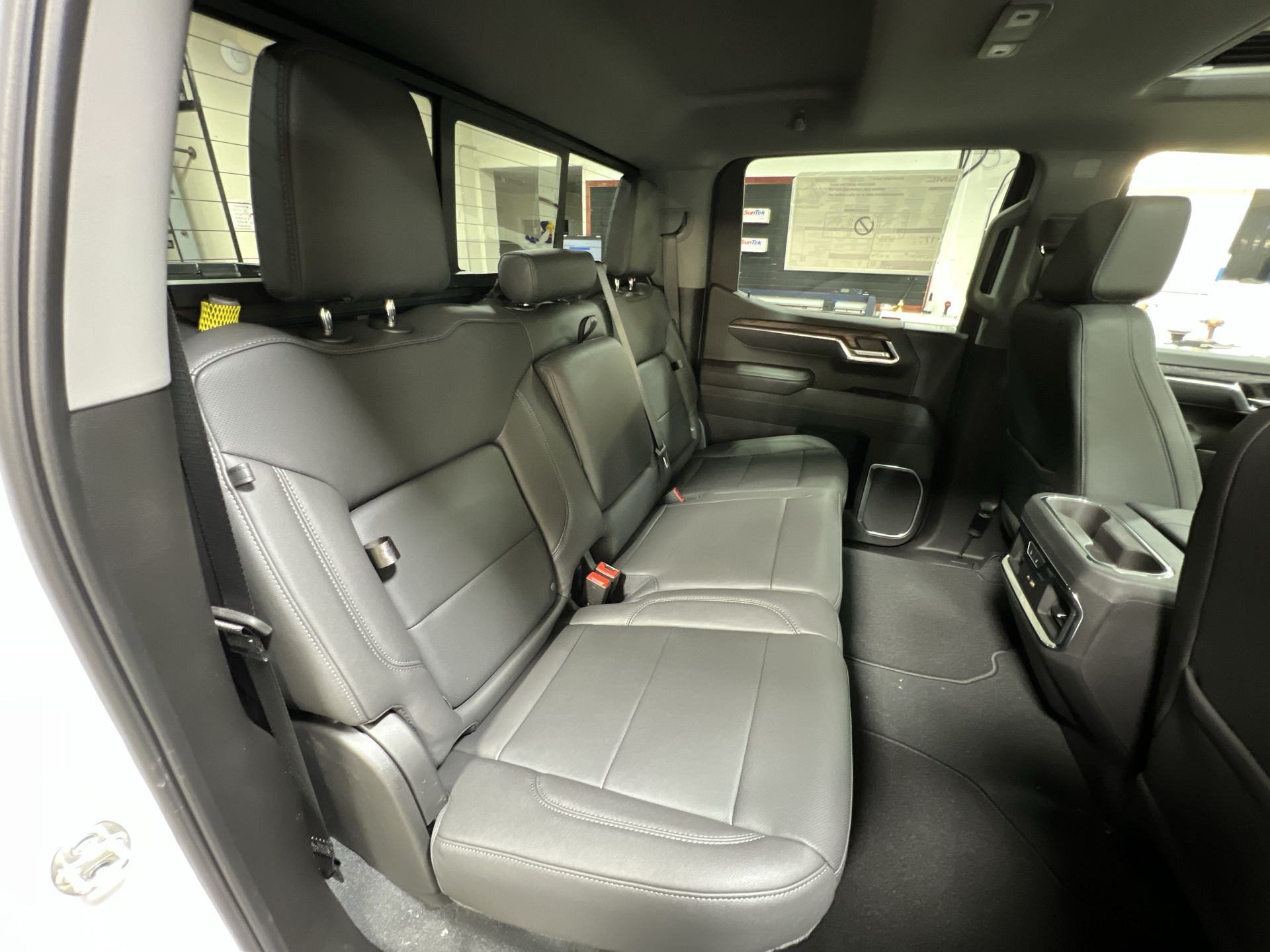 New 2025 White Frost Tricoat GMC SLT image 87