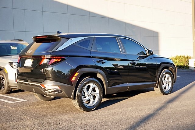 Used 2023 Black Hyundai SE image 6