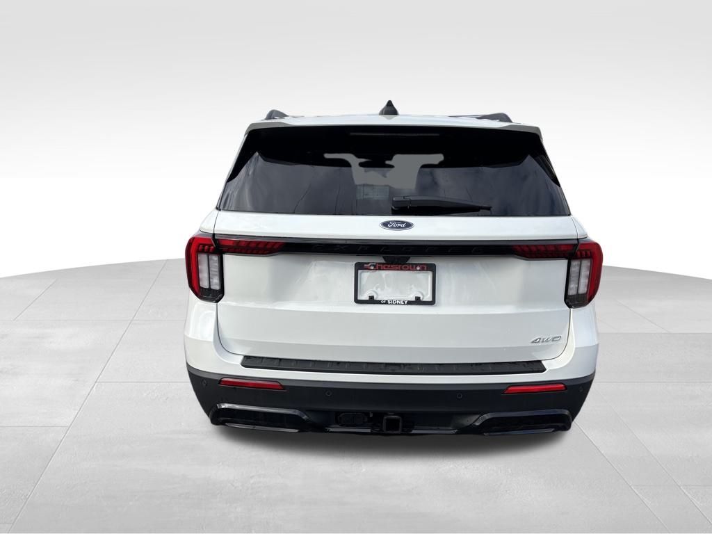2025 Ford Explorer ST-Line photo 4
