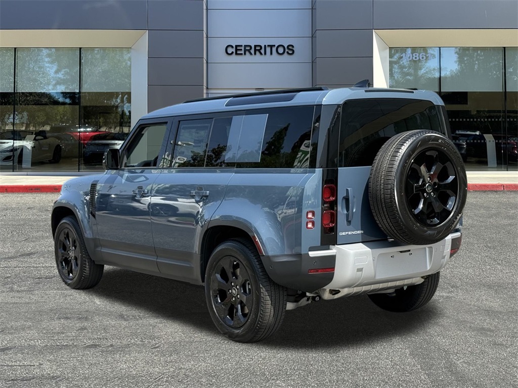 2025 Land Rover Defender 110 S photo 5