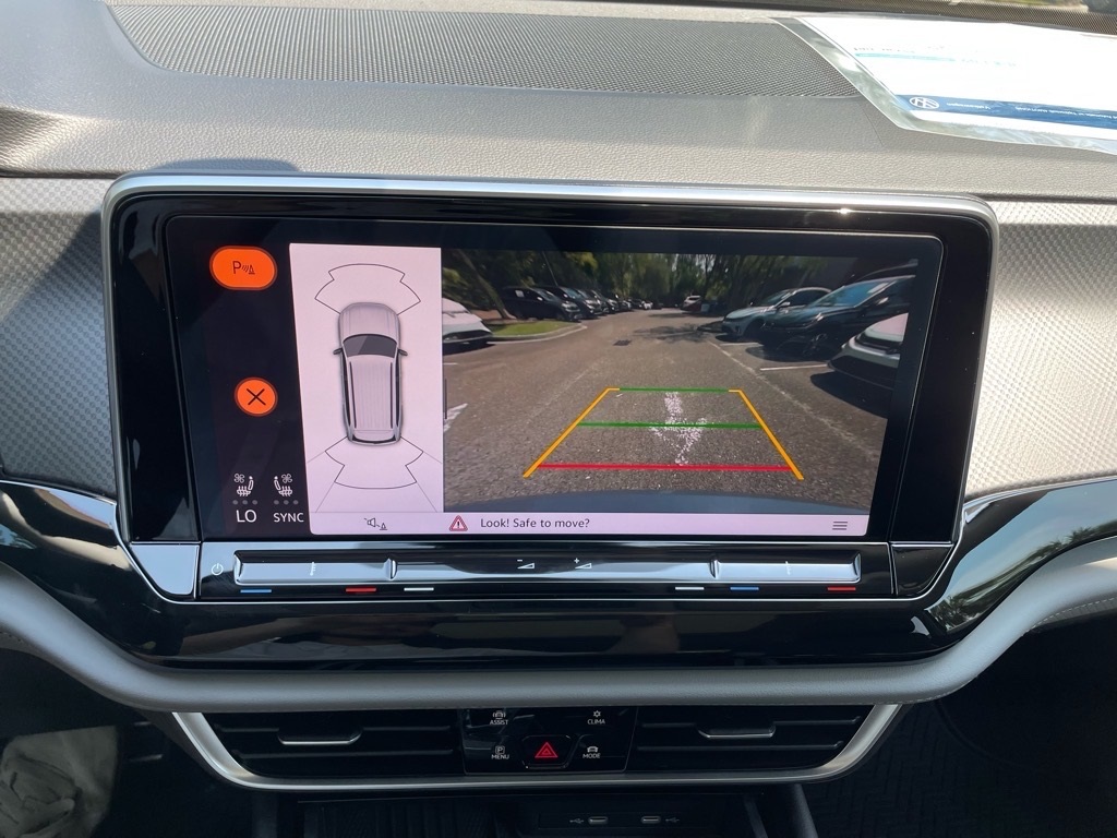 2025 Volkswagen Atlas Peak Edition SE photo 12