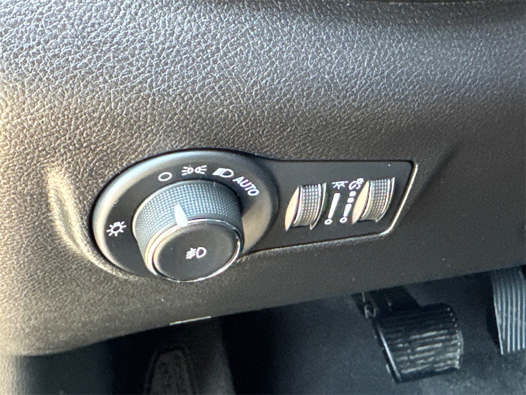 2022 Jeep Compass Latitude photo 23