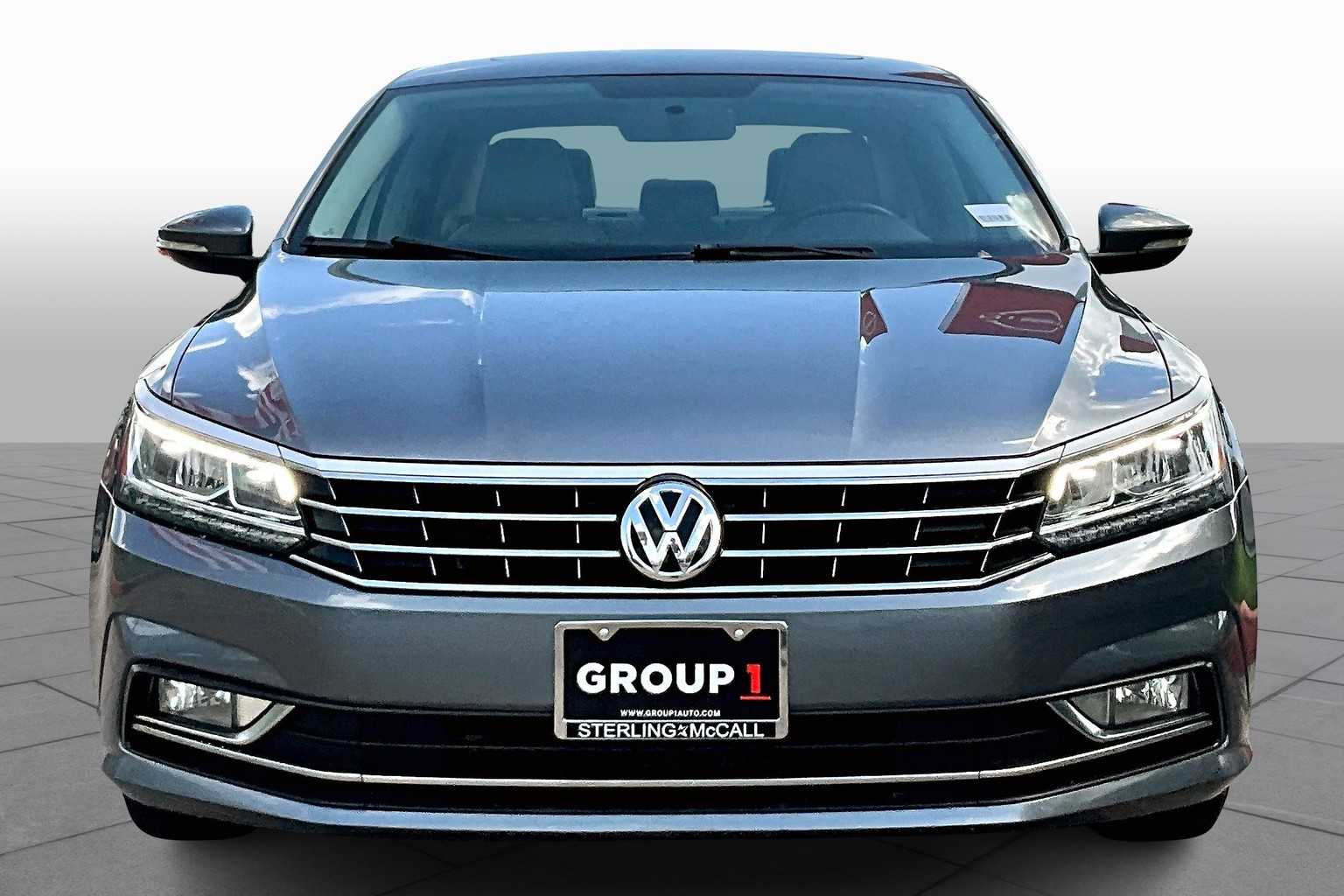 2018 Volkswagen Passat 2.0T SE photo 2
