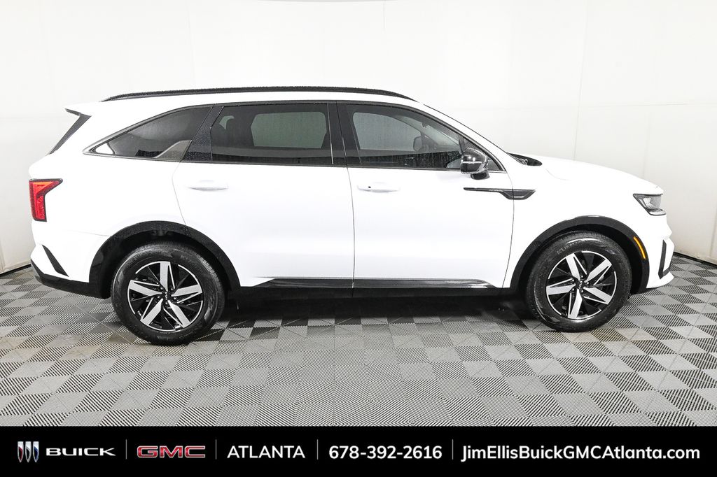 2023 Kia Sorento S photo 23