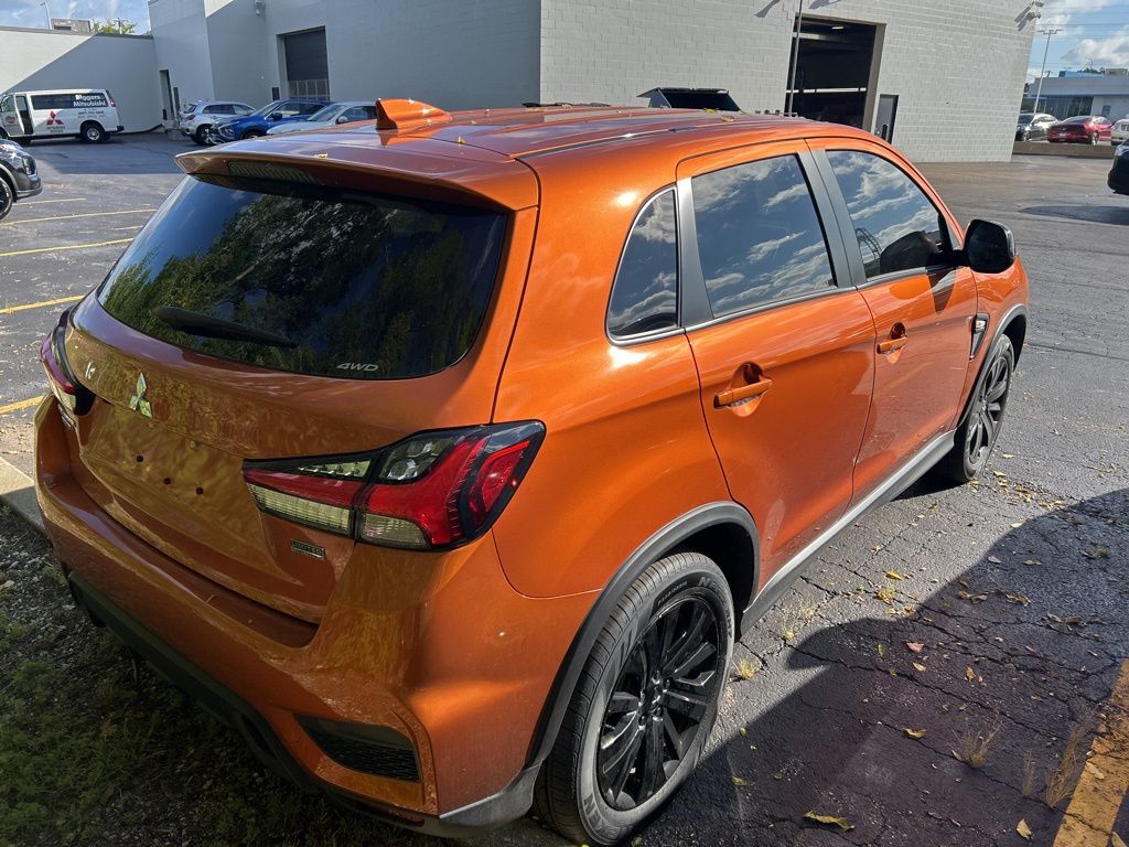 2024 Mitsubishi Outlander Sport LE photo 3