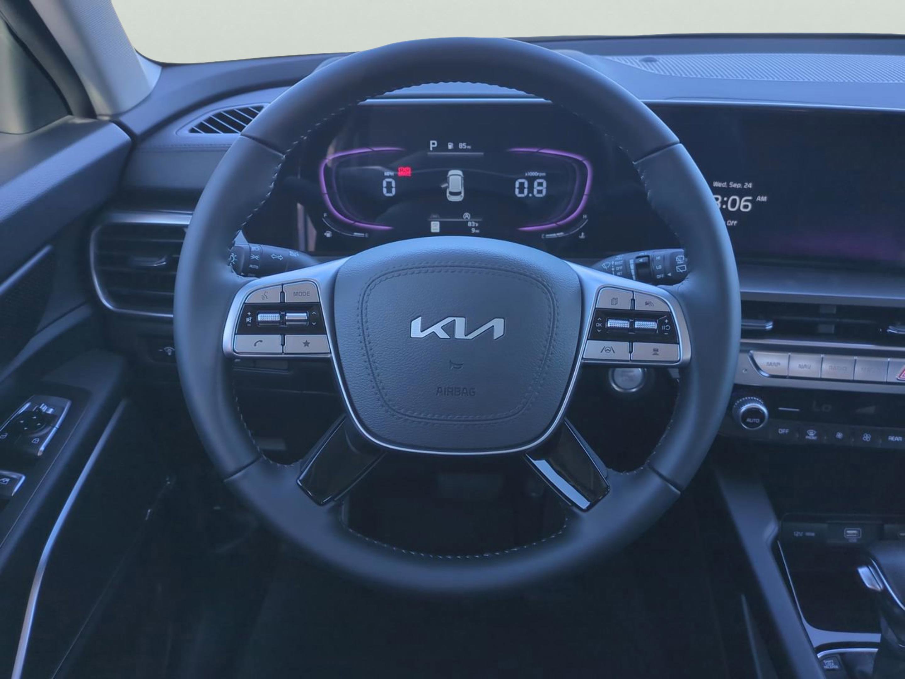 2025 Kia Telluride LX photo 17