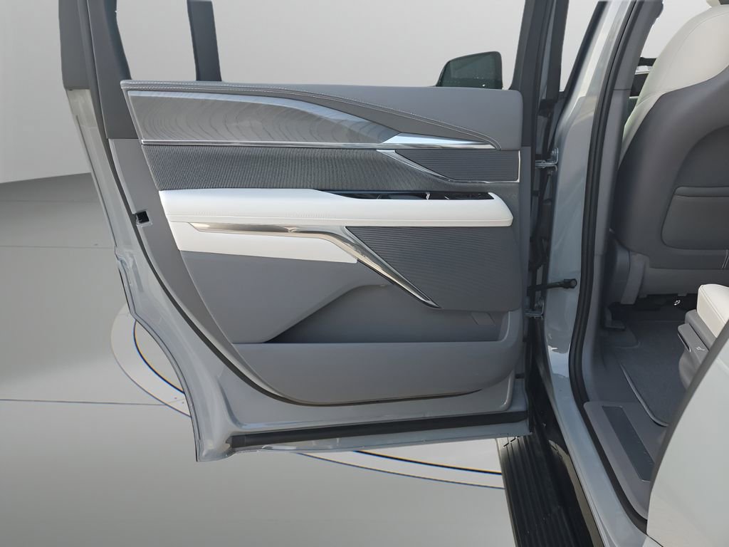 2026 Cadillac Escalade IQ Sport photo 31