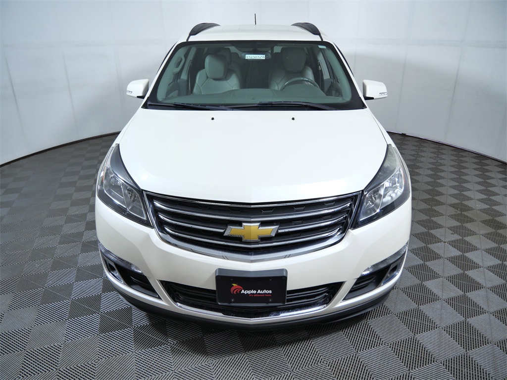 2015 Chevrolet Traverse 2LT photo 2