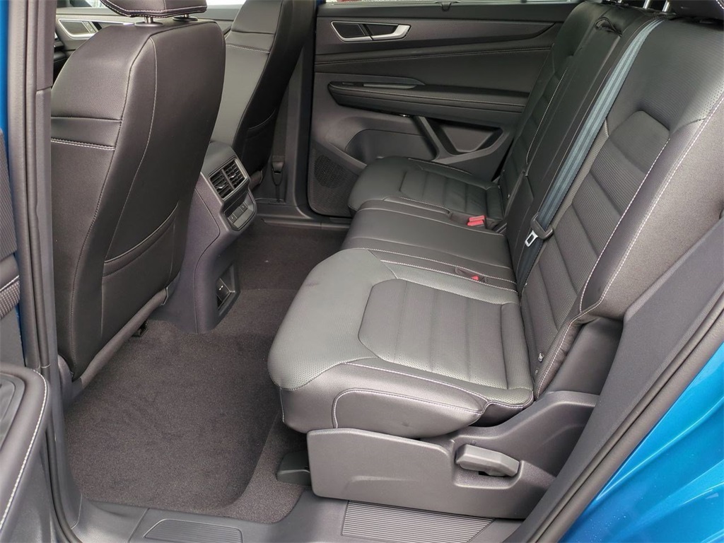 2025 Volkswagen Atlas Cross Sport SEL R-Line photo 24