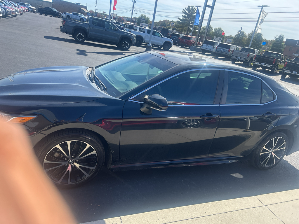 2018 Toyota Camry SE