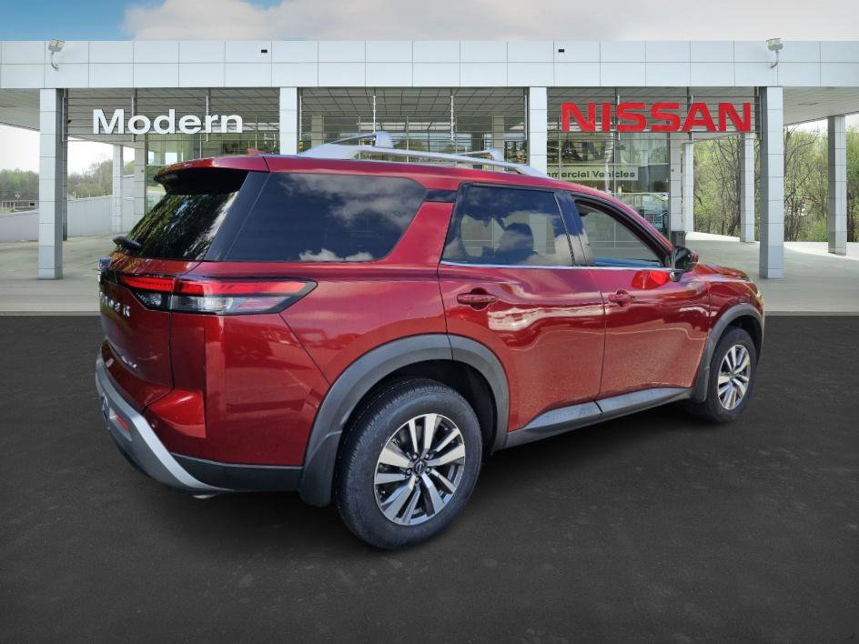2023 Nissan Pathfinder SL photo 4