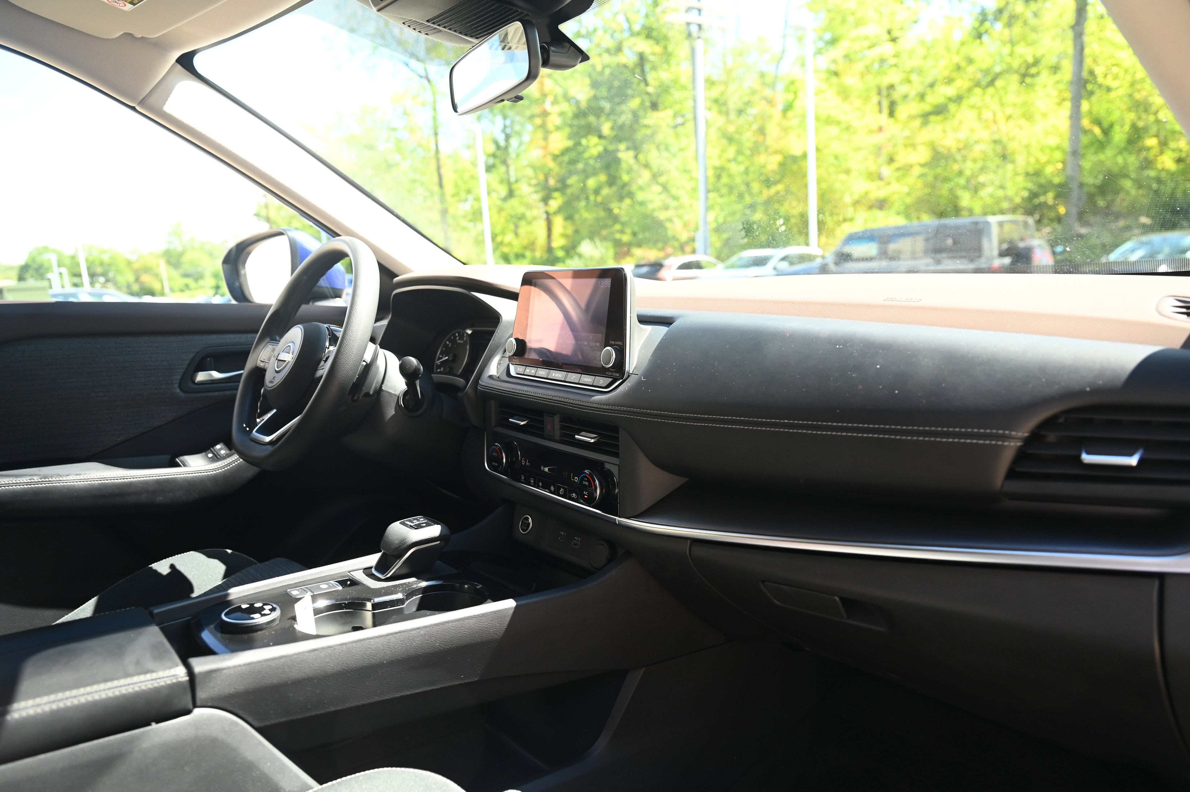 2023 Nissan Rogue SV photo 27