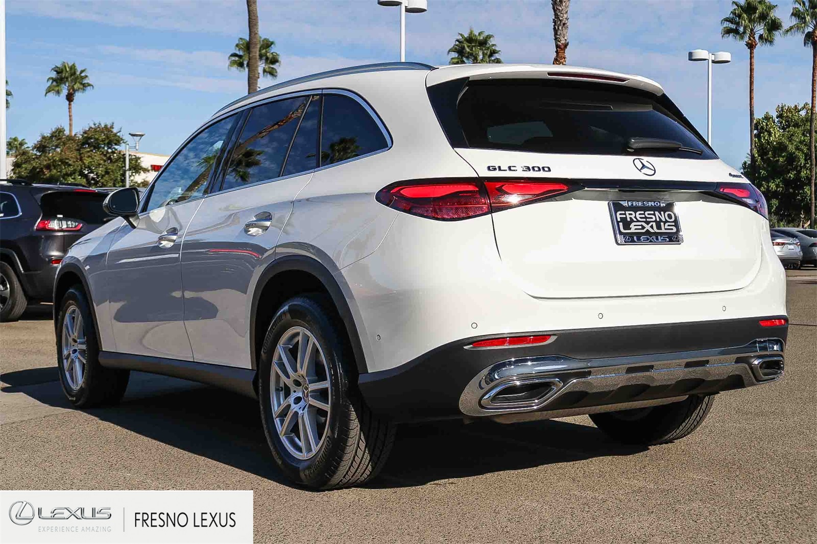 2025 Mercedes Benz GLC 300 4MATIC photo 2