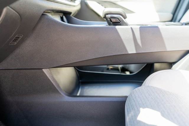 2022 Nissan Rogue SV photo 14
