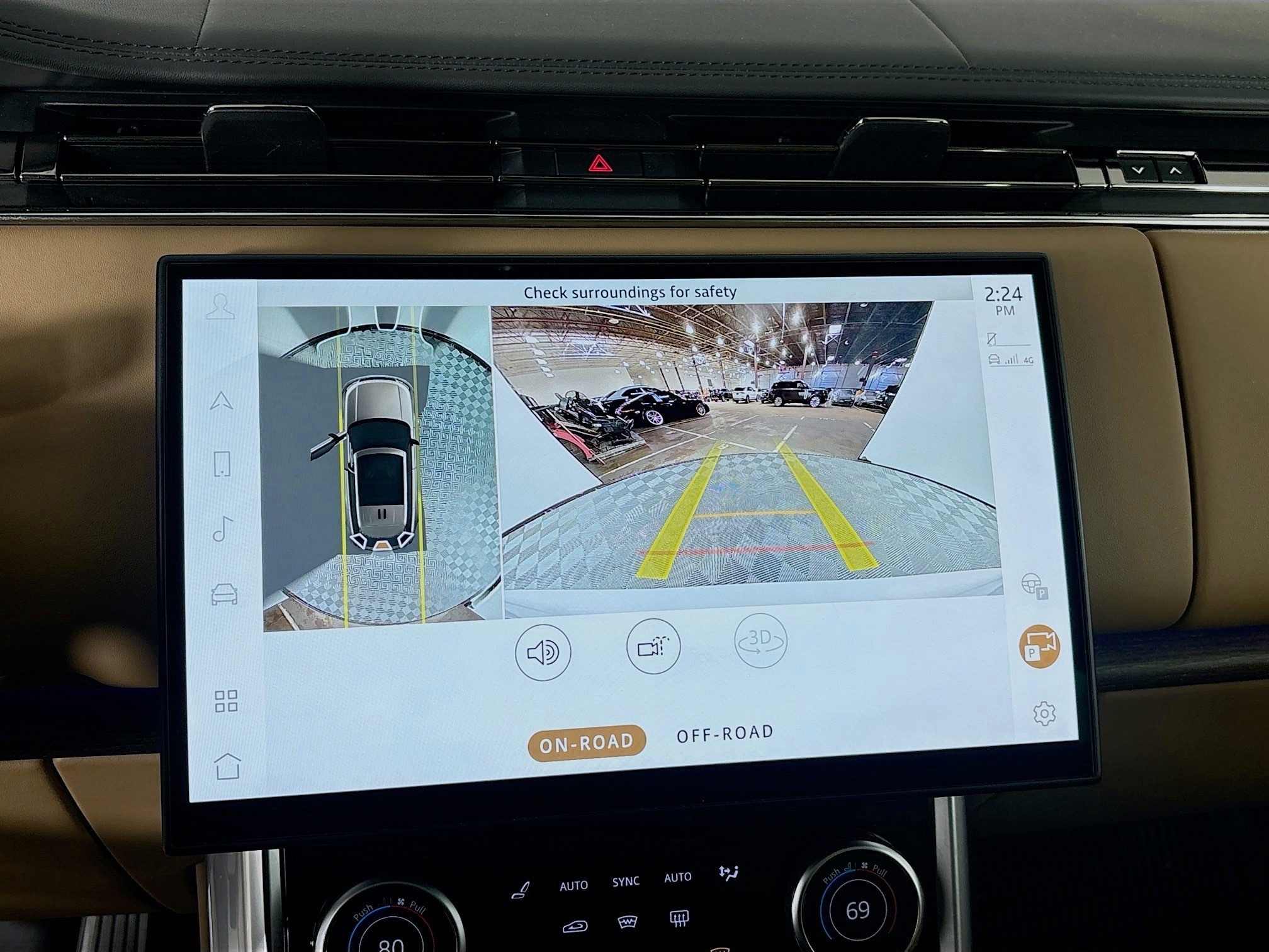 2023 Land Rover Range Rover SE photo 16