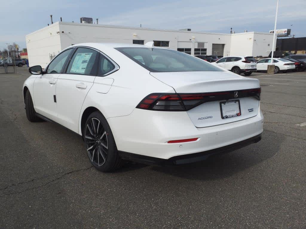 2025 Honda Accord Hybrid Touring photo 4