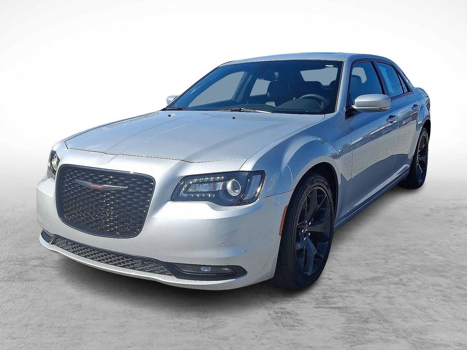 2023 Chrysler 300 photo 3