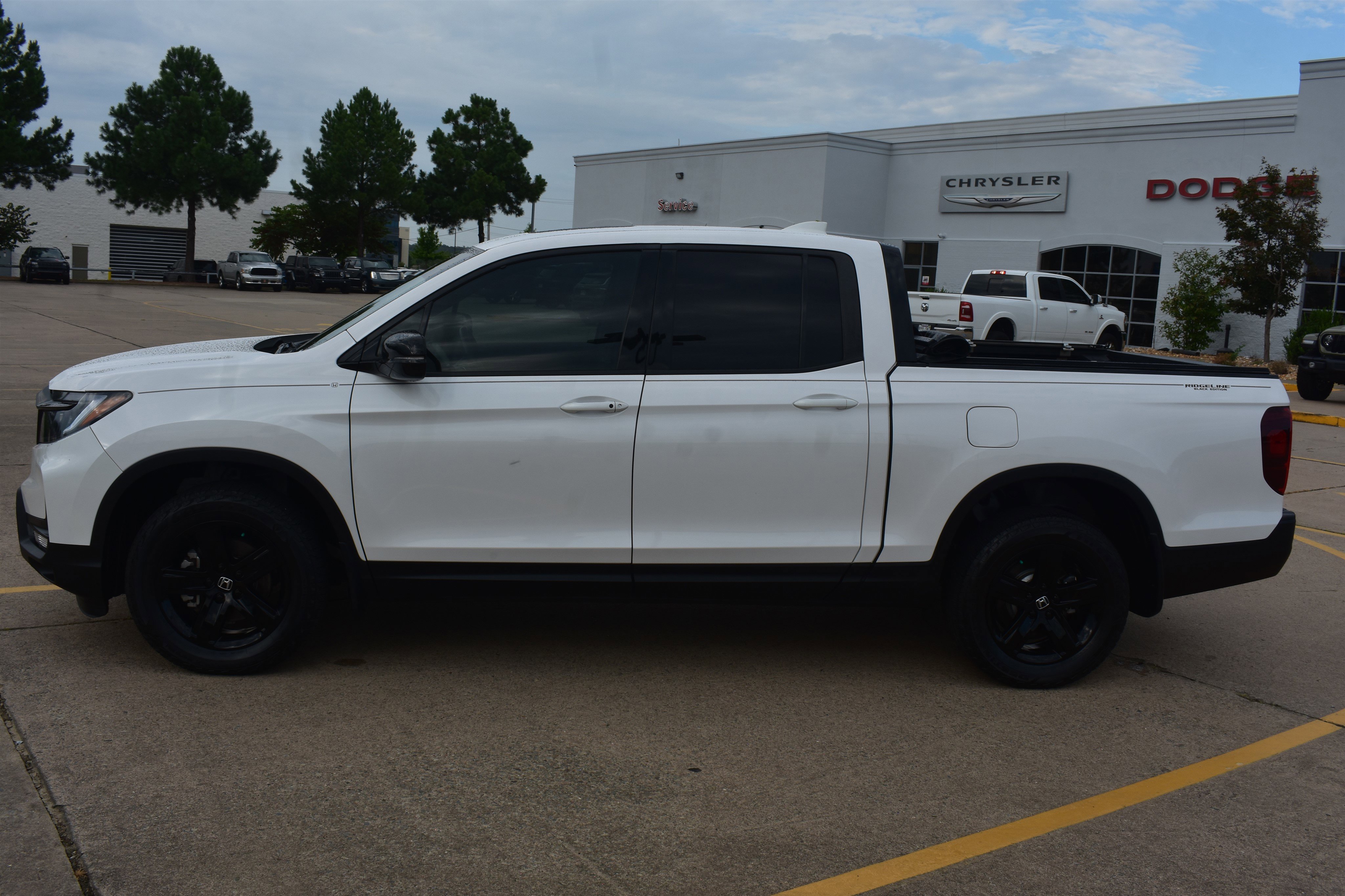 2023 Honda Ridgeline Black Edition photo 7