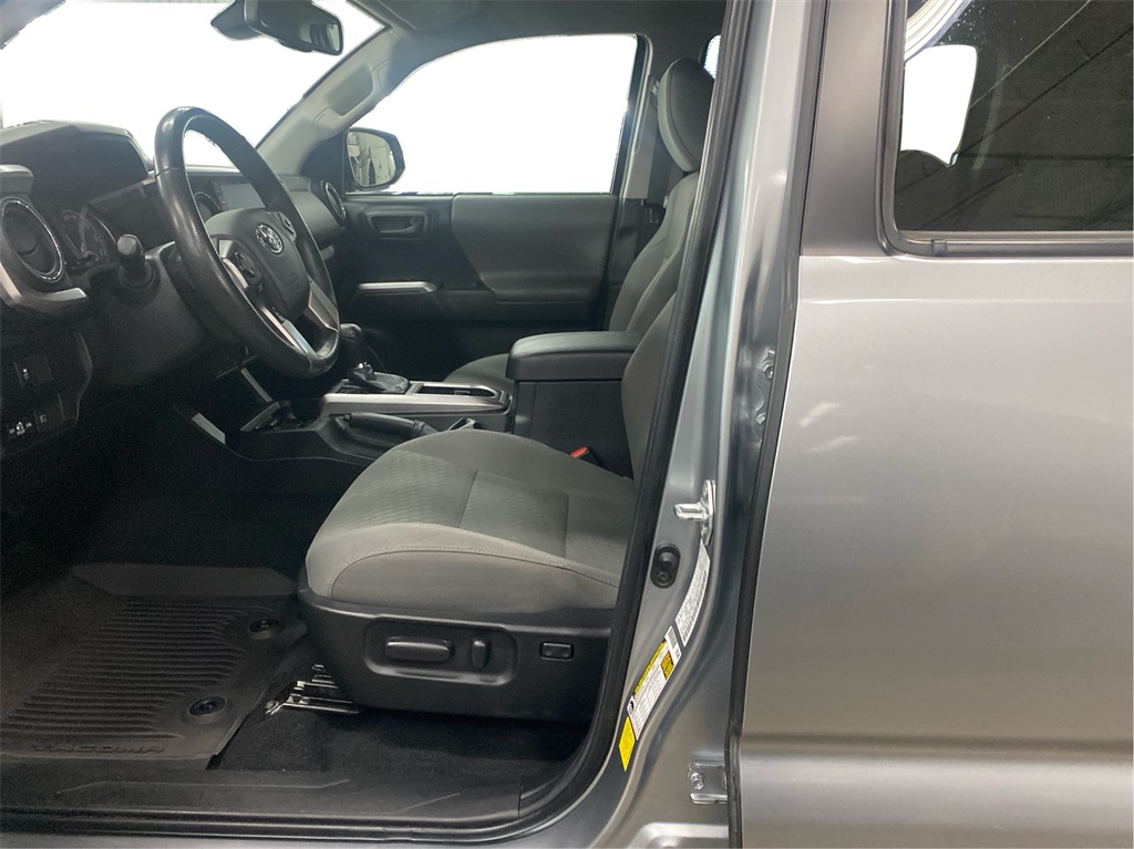 2023 Toyota Tacoma SR5 photo 3