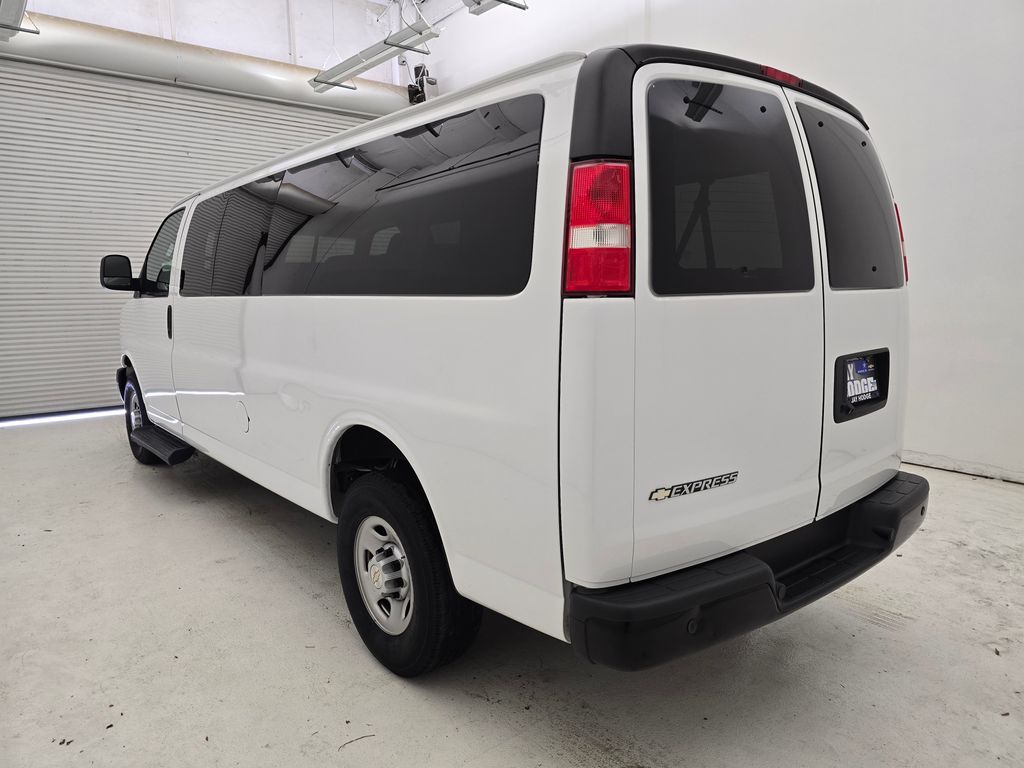 2022 Chevrolet Express 3500 LS photo 20