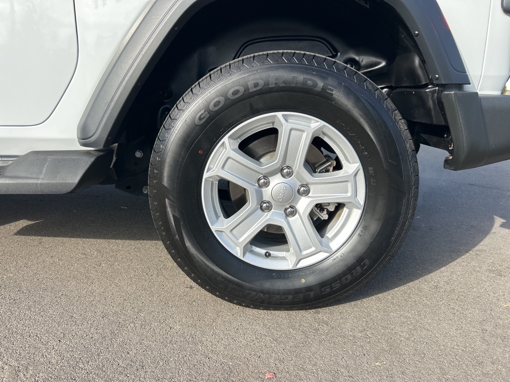 2021 Jeep Wrangler Sport S photo 3