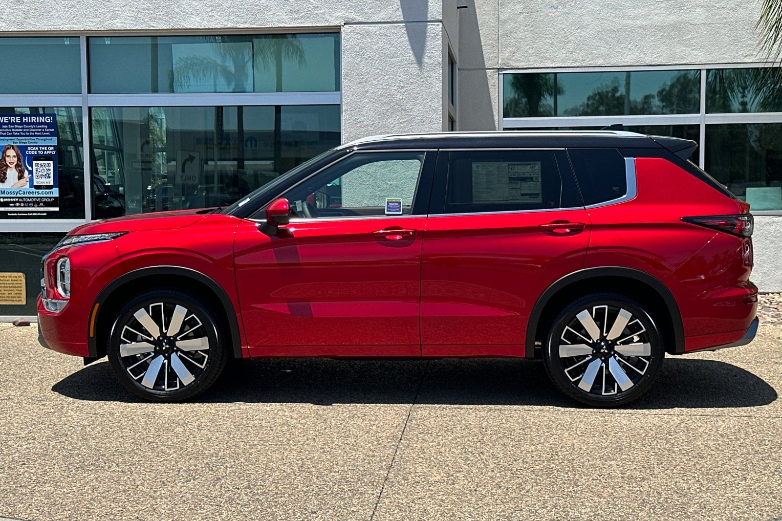 2025 Mitsubishi Outlander SEL photo 7
