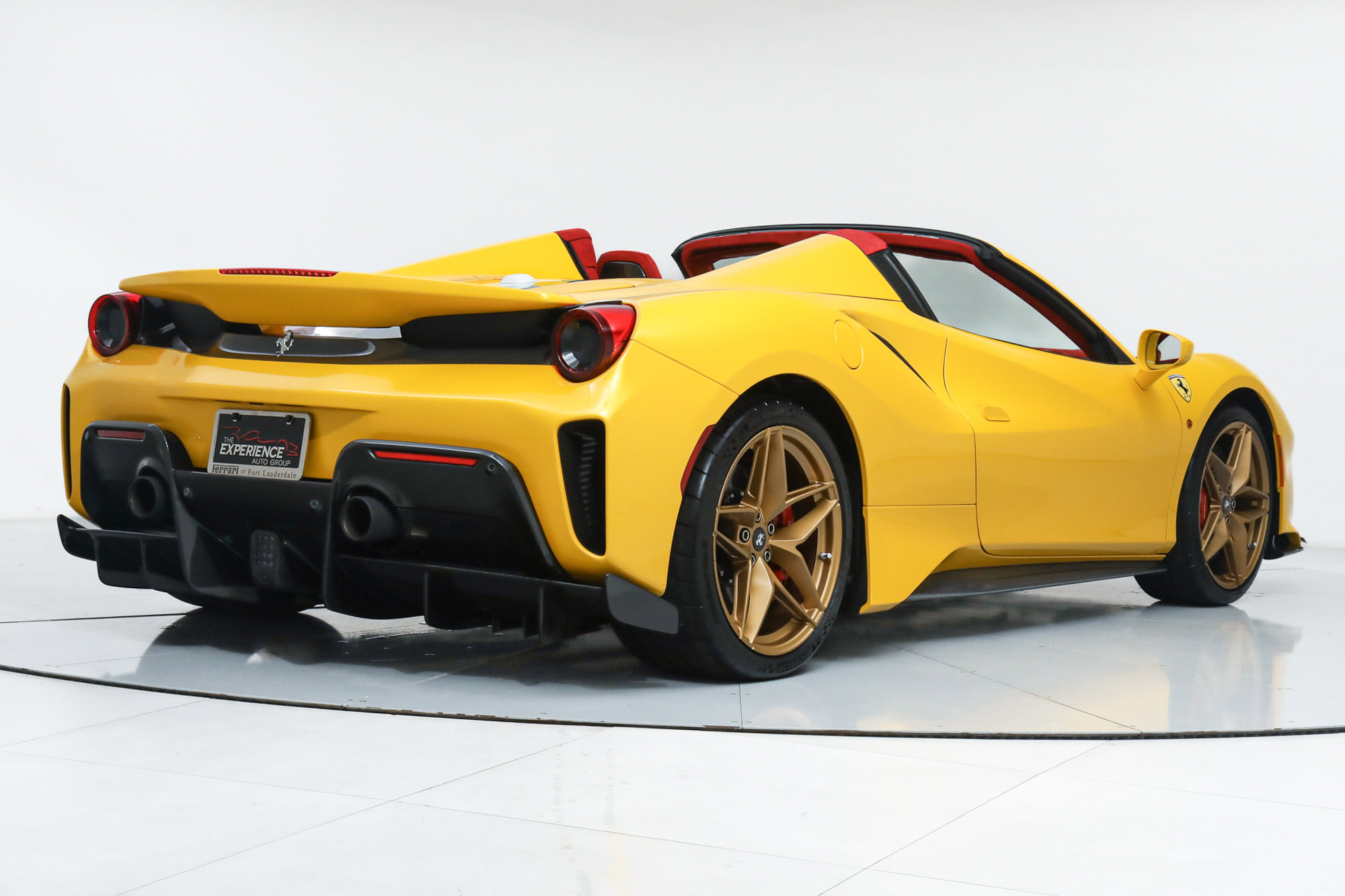 2020 Ferrari 488 Pista Spider photo 3