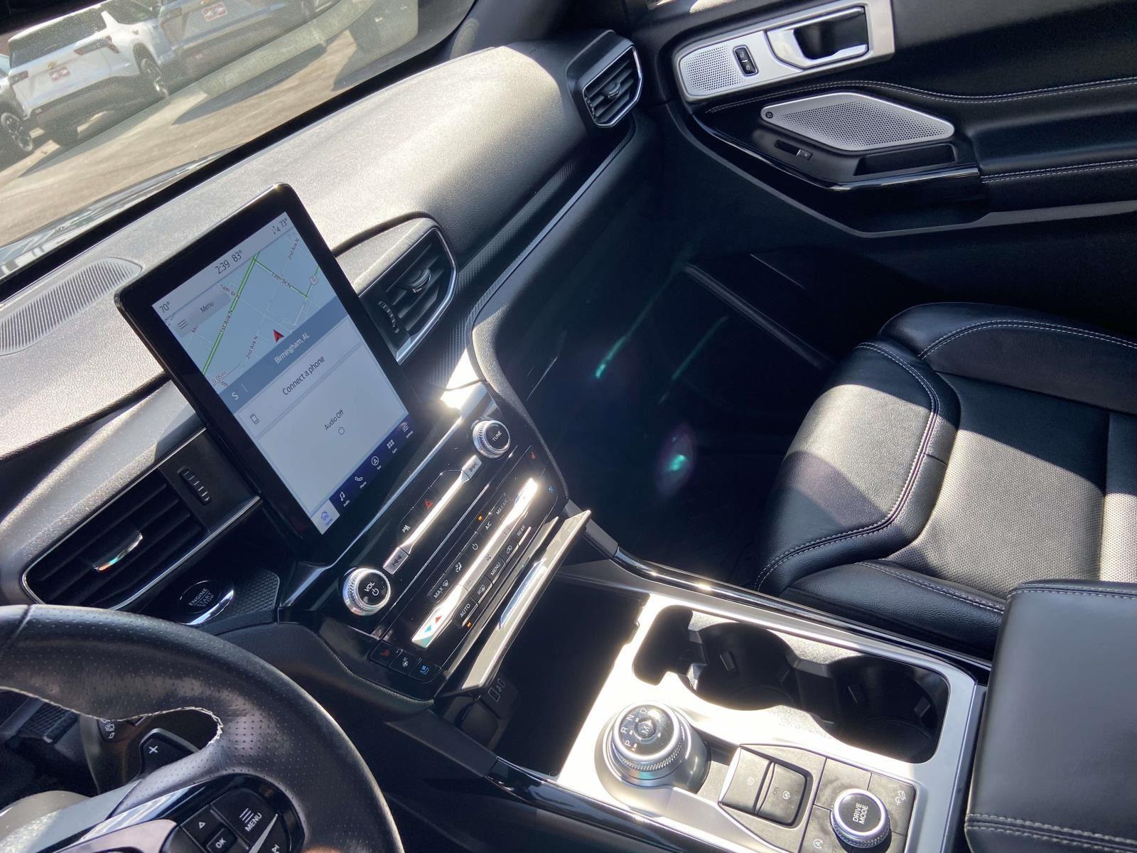 2023 Ford Explorer ST photo 12