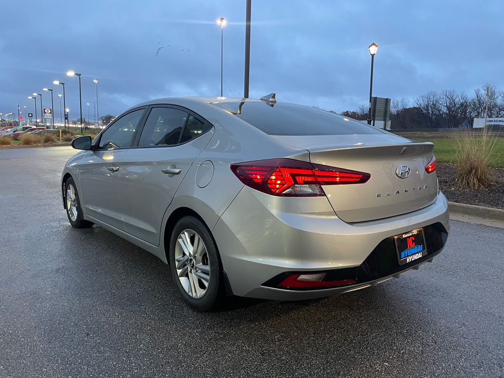 2020 Hyundai Elantra Value Edition photo 2