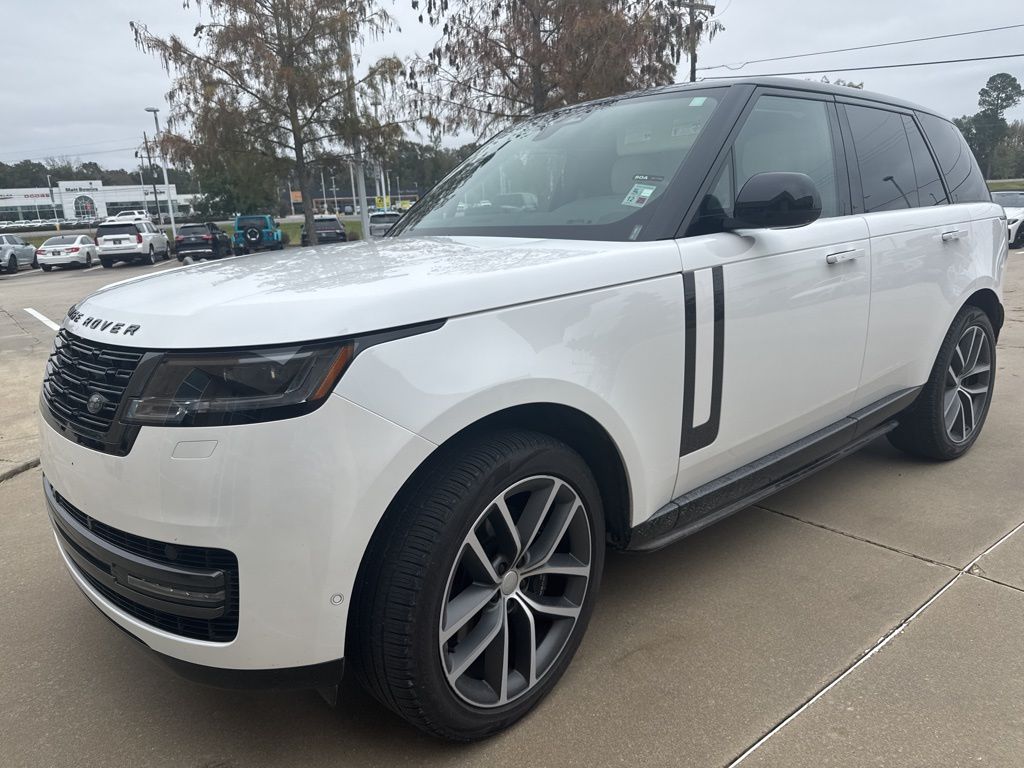 2024 Land Rover Range Rover SE's photo