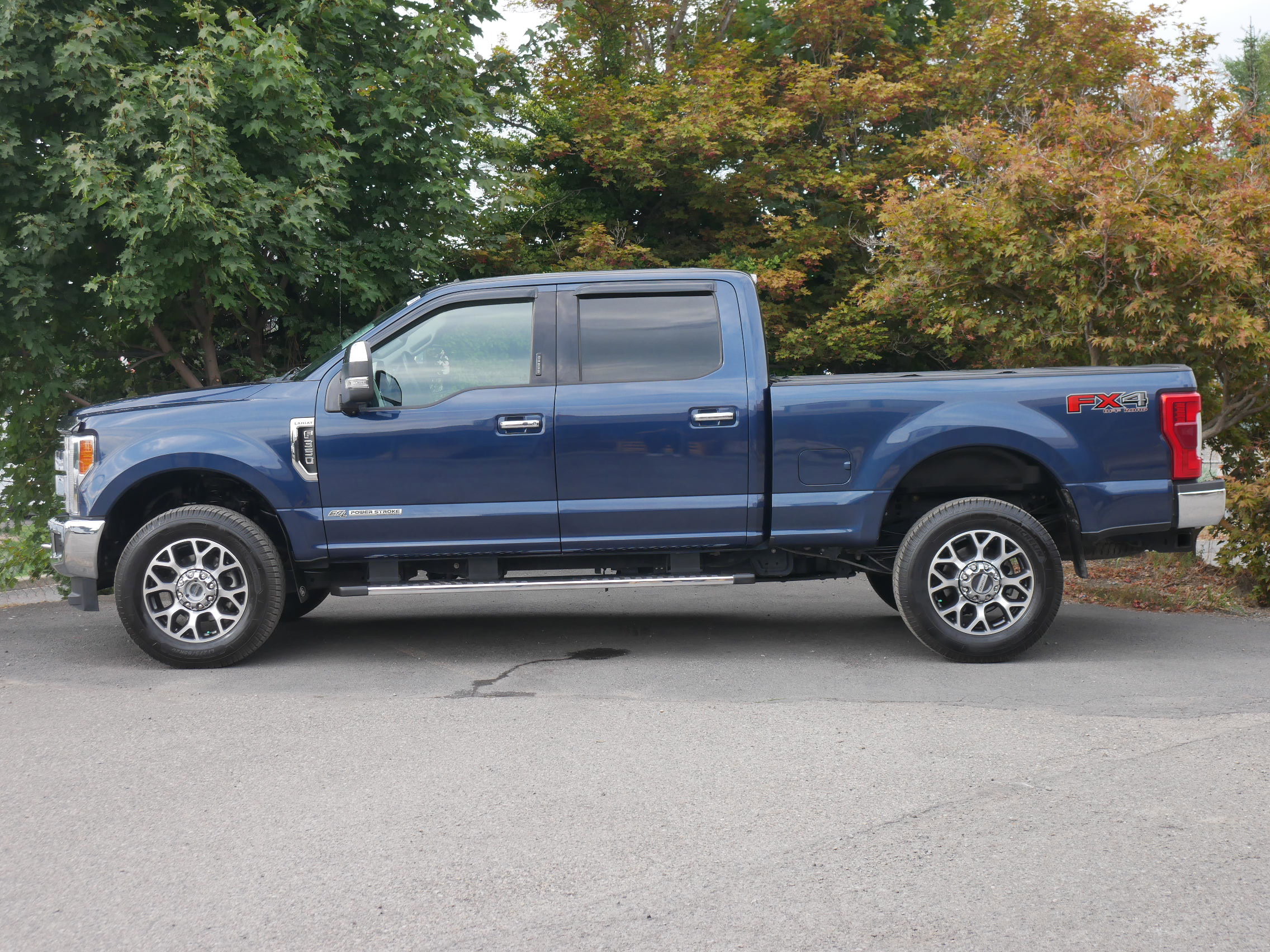 2019 Ford F-350 Lariat photo 14