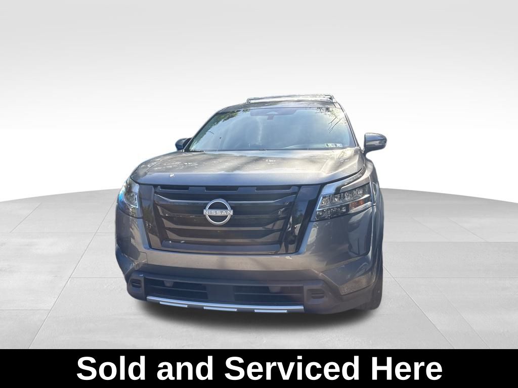 2024 Nissan Pathfinder SL photo 3