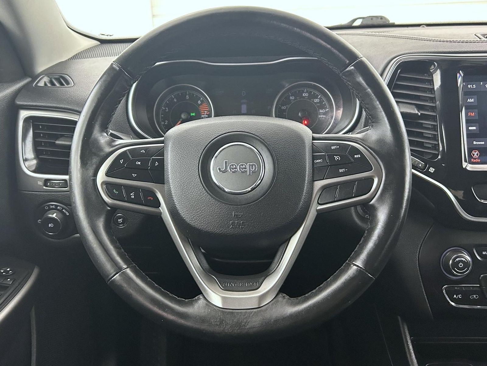 2019 Jeep Cherokee Limited photo 11